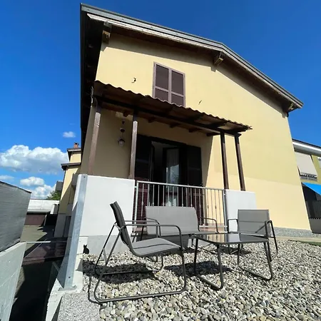 House Garden Apartment Piacenza